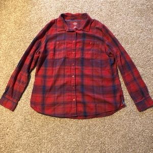 Women’s relaxed fit button up shirt